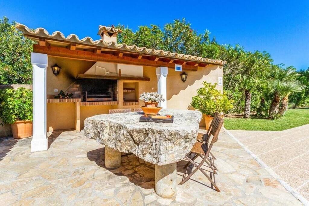 Charming Close To By Renthousing Villa