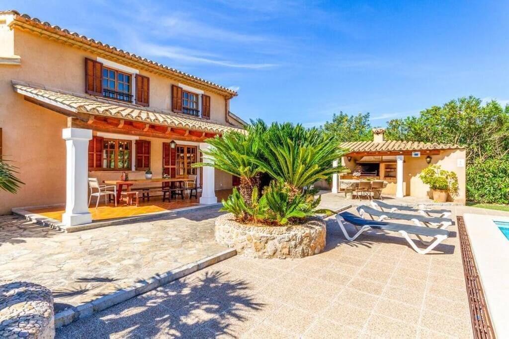 Villa Charming Close To By Renthousing *
