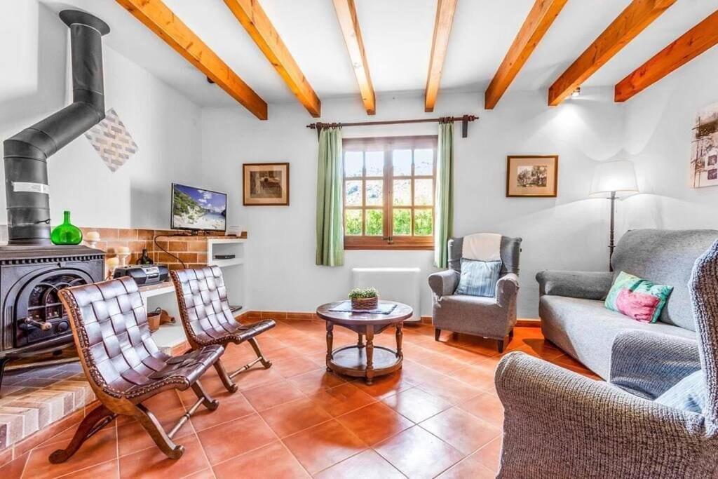 Charming Close To By Renthousing Villa *